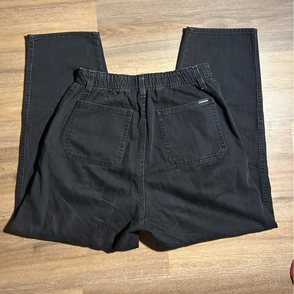 Denizen from Levi's Charcoal Black Loose Taper Womens Jeans Size 6 W28 High rise